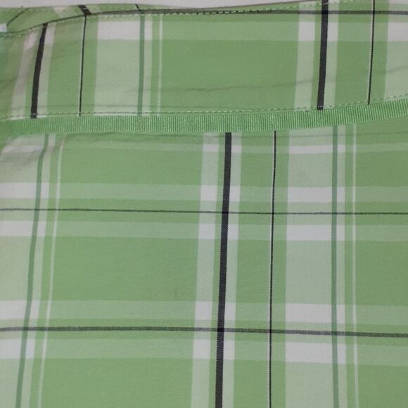 Izod XFG Stretch Golf Bermuda Shorts Green Plaid 6 - Picture 2 of 6
